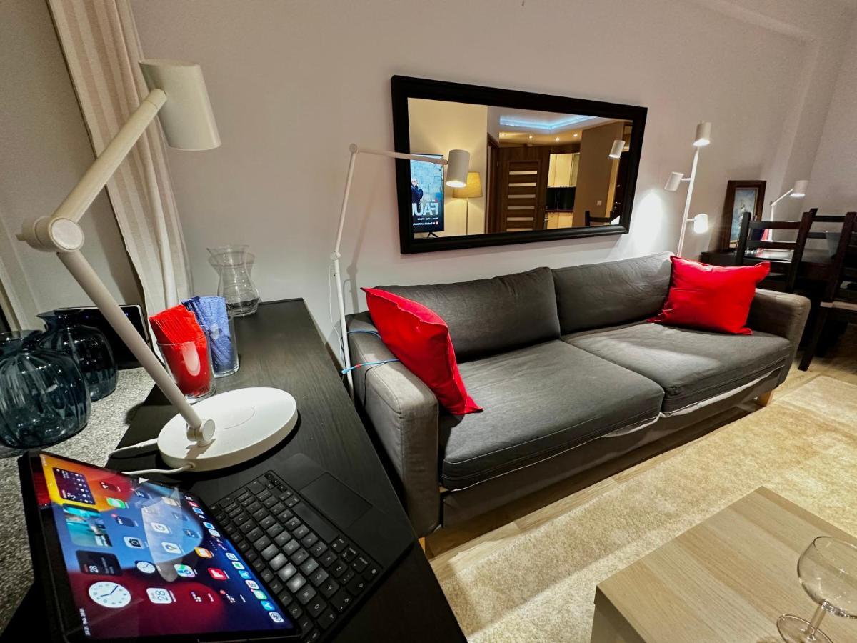 Decor 3 Metro Fast Wifi 1Gbs 80'Tv Hbo Disney Appletv Warszawa Zewnętrze zdjęcie