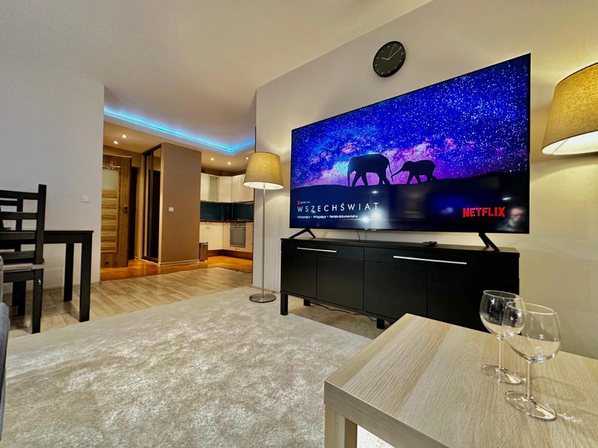 Decor 3 Metro Fast Wifi 1Gbs 80'Tv Hbo Disney Appletv Warszawa Zewnętrze zdjęcie