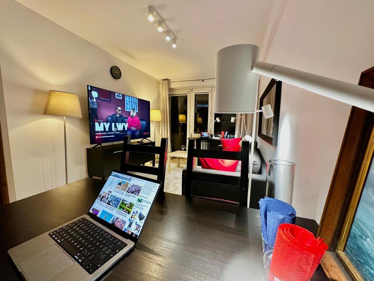 Decor 3 Metro Fast Wifi 1Gbs 80'Tv Hbo Disney Appletv Warszawa Zewnętrze zdjęcie